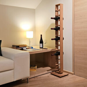 PIKE Weinregal aus Eiche an der Wand – schlanke Silhouette für kleine Räume